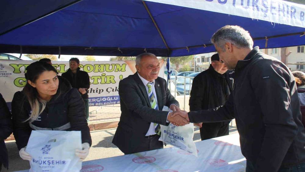 Aydın Büyükşehir’in fidelerine Sultanhisar’da yoğun ilgi