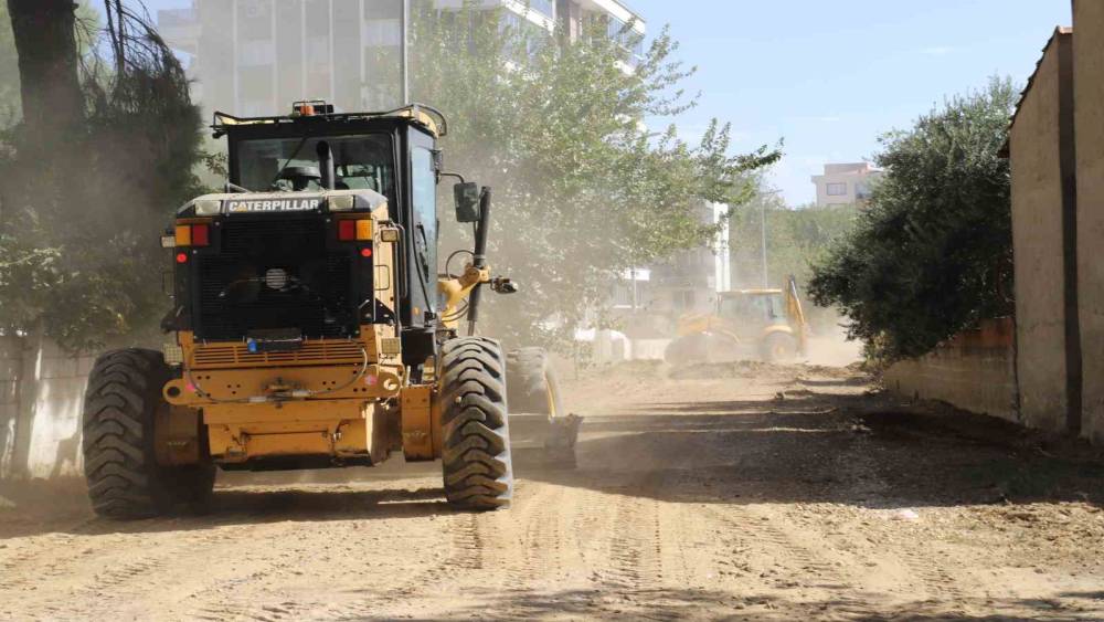 Nazilli’de yeni yol açma çalışmaları sürüyor