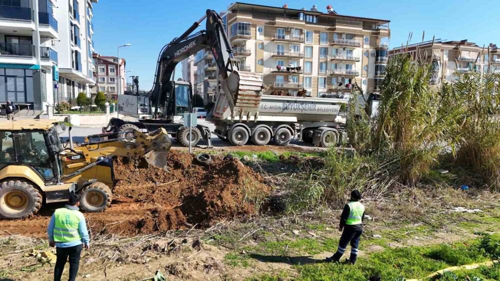 Aydın Büyükşehir Belediyesi yol çalışmalarını sürdürüyor
