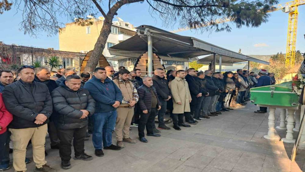 Tekerlekli sandalyede ölü olarak taburcu edildiği iddia edilen şahıs toprağa verildi