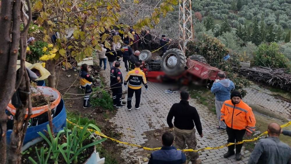 Devrilen traktörün altında kalan şahıs hayatını kaybetti
