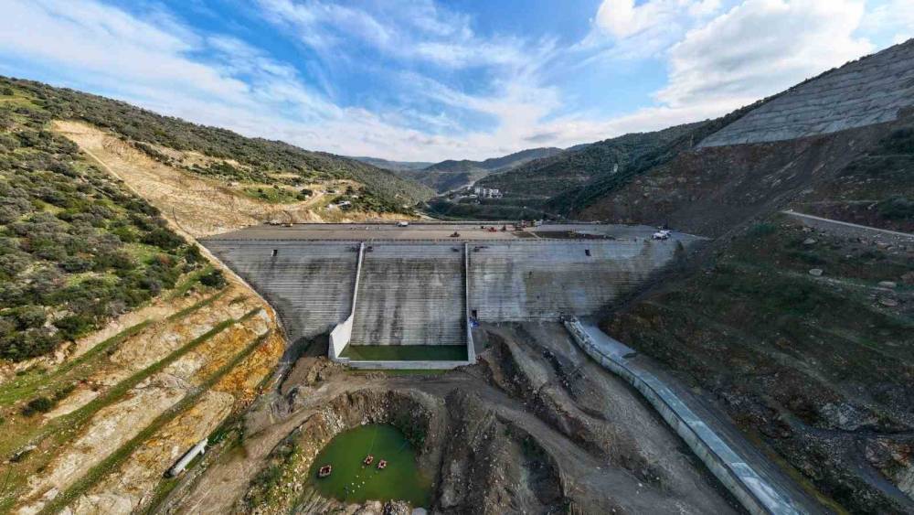 SARIÇAY BARAJI’NDA ÇALIŞMALAR HIZ KESMİYOR