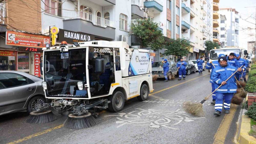 BAŞKAN ÇERÇİOĞLU’NDAN EFELER İLÇESİNDE ÇEVRE SEFERBERLİĞİ