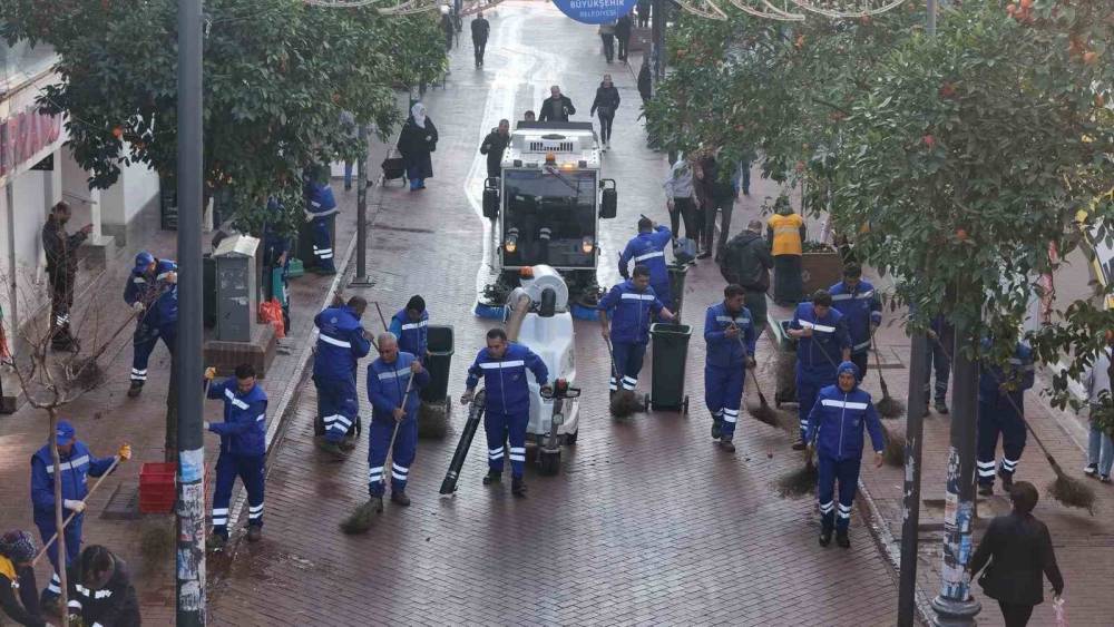 Büyükşehir, Nazilli’de çevre düzenleme çalışmalarına devam ediyor
