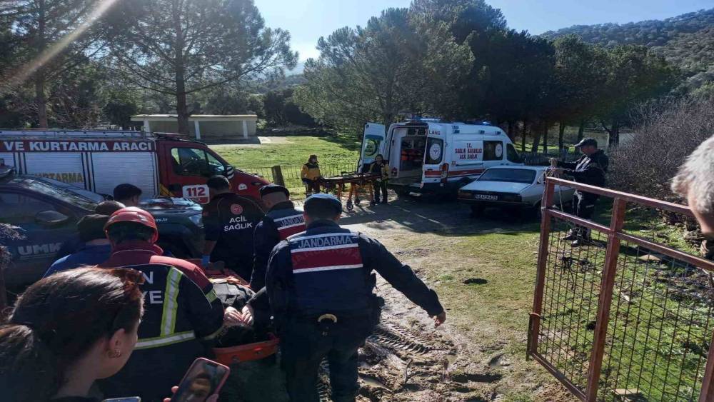 Taş duvardan düşen şahsı jandarma ekipleri ambulansa yetiştirdi